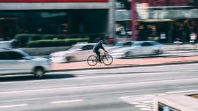 Fahrradfahrer im Straßenverkehr